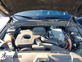 2017 Lincoln MKZ Hybrid Premiere with VIN 3LN6L5KU4HR614104, listed as a IAAI auction lot 41596582 with 188,969 mi miles. Bid and sale history available at carsss.com. Image 10.