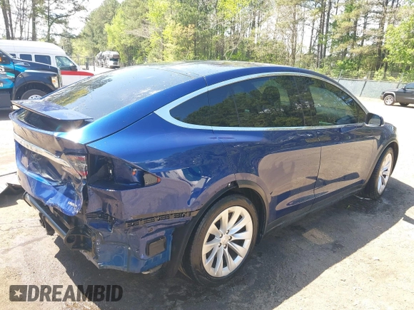 2016 Tesla Model X 70D z VIN 5YJXCBE20GF006744, wystawiony jako IAAI lot #42045005 z przebiegiem 169 619 mil mil oraz . Historia ofert i sprzedaży dostępna na DreamBid. Obrazek 4.