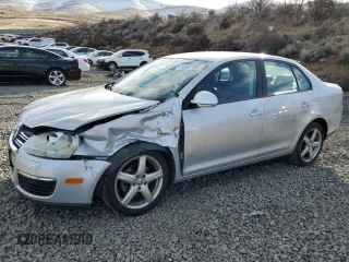 2010 Volkswagen Jetta Limited Edition с VIN 3VWAZ7AJ2AM109114, выставлен на аукционе Copart как лот 45667005 с пробегом 105 521 миль миль и Списание • Salvage title. История ставок и продаж доступна на DreamBid. Изображение 1.