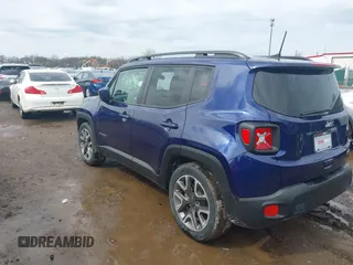 2018 Jeep Renegade Latitude with VIN ZACCJABB8JPG83883, listed as a IAAI auction lot 41940718 with 57,688 mi miles. Bid and sale history available at carsss.com. Image 3.