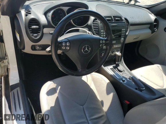 2007 Mercedes-Benz SLK 280 z VIN WDBWK54F57F154886, wystawiony jako Copart lot #61651645 z przebiegiem 115 855 mil mil oraz Szkoda całkowita • Salvage title. Historia ofert i sprzedaży dostępna na DreamBid. Obrazek 8.