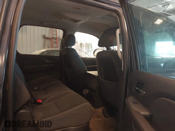 2008 Chevrolet Suburban 3LT z VIN 1GNFK16328J211810, wystawiony jako IAAI lot #42379897 z przebiegiem 191 730 mil mil oraz . Historia ofert i sprzedaży dostępna na DreamBid. Obrazek 8.