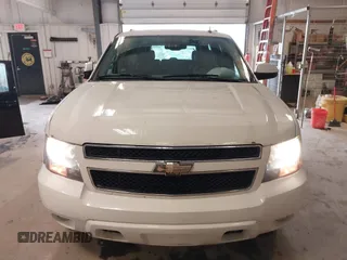 2008 Chevrolet Suburban Commercial with VIN 1GNFK163X8J227012, listed as a IAAI auction lot 41760694 with 161,130 mi miles. Bid and sale history available at carsss.com. Image 6.