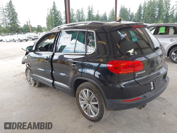 2016 Volkswagen Tiguan R-Line с VIN WVGAV7AX6GW587270, выставлен на аукционе IAAI как лот 42733875 с пробегом Не указан миль и . История ставок и продаж доступна на DreamBid. Изображение 3.