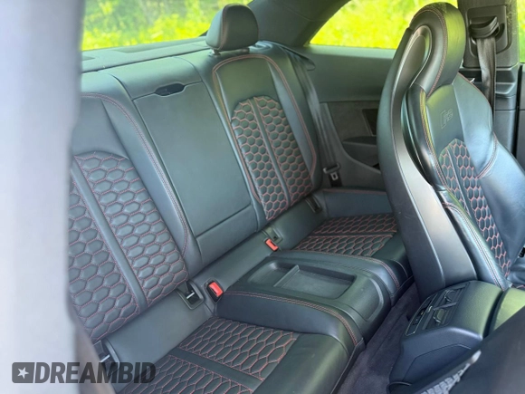 2018 Audi RS 5 z VIN WUAPWAF50JA904659, wystawiony jako Copart lot #57560835 z przebiegiem 88 168 mil mil oraz Tytuł czysty. Historia ofert i sprzedaży dostępna na DreamBid. Obrazek 6.