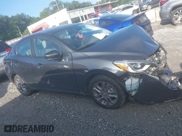 2019 Toyota Yaris L z VIN 3MYDLBYV8KY515505, wystawiony jako IAAI lot #42312231 z przebiegiem 94 601 mil mil oraz . Historia ofert i sprzedaży dostępna na DreamBid. Obrazek 13.