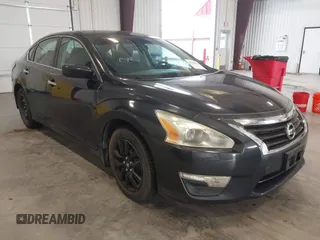 2015 Nissan Altima 2.5 z VIN 1N4AL3APXFN371273, wystawiony jako IAAI lot #42466812 z przebiegiem 150 180 mil mil oraz . Historia ofert i sprzedaży dostępna na DreamBid. Obrazek 1.