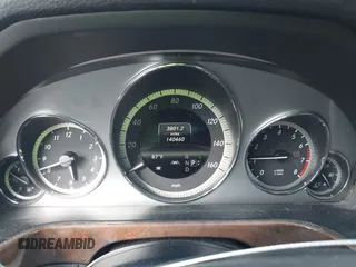 2013 Mercedes-Benz E 350 Luxury z VIN WDDHF8JB3DA763748, wystawiony jako IAAI lot #42447273 z przebiegiem 140 460 mil mil oraz . Historia ofert i sprzedaży dostępna na DreamBid. Obrazek 7.
