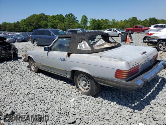 1979 Mercedes-Benz SL with VIN 10704412057129, listed as a Copart auction lot 54794415 with 141,122 mi miles and Clean title. Bid and sale history available at DreamBid. Image 2.