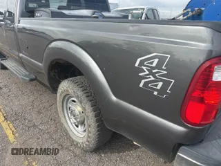 2015 Ford F-250 XLT z VIN 1FT7X2B61FEC57669, wystawiony jako IAAI lot #42430375 z przebiegiem 141 252 mil mil oraz . Historia ofert i sprzedaży dostępna na DreamBid. Obrazek 7.
