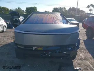 2024 Tesla Cybertruck with VIN 7G2CEHED2RA020185, listed as a IAAI auction lot 41673479 with 8,224 mi miles. Bid and sale history available at carsss.com. Image 13.