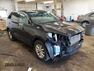 2017 Kia Sorento LX with VIN 5XYPGDA53HG337697, listed as a Copart auction lot 60489985 with 67,074 mi miles and Salvage title. Bid and sale history available at DreamBid. Image 4.