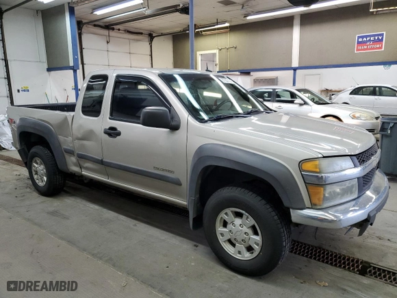 2004 Chevrolet Colorado LS Z85 with VIN 1GCDT196948134440, listed as a Copart auction lot 87057164 with 227,803 mi miles and Salvage Title. Bid and sale history available at carsss.com. Image 4.