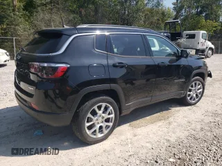 2024 Jeep Compass Latitude Lux z VIN 3C4NJDFN7RT136185, wystawiony jako Copart lot #69064434 z przebiegiem 339 mil mil oraz Szkoda całkowita • Salvage title. Historia ofert i sprzedaży dostępna na DreamBid. Obrazek 3.