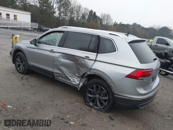 2023 Volkswagen Tiguan SE with VIN 3VV3B7AX6PM032195, listed as a IAAI auction lot 41867087 with 29,860 mi miles and . Bid and sale history available at DreamBid. Image 3.