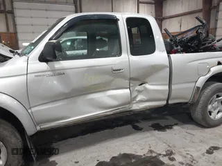 2004 Toyota Tacoma with VIN 5TEWN72N24Z344478, listed as a IAAI auction lot 41548440 with 204,448 mi miles and . Bid and sale history available at DreamBid. Image 6.