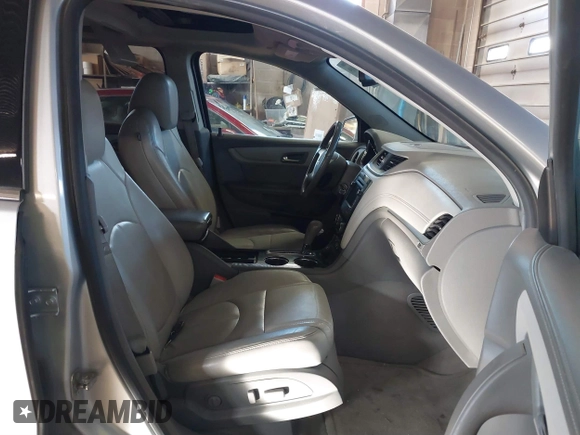 2015 Chevrolet Traverse LT with VIN 1GNKVHKD3FJ290821, listed as a IAAI auction lot 41496009 with 191,694 mi miles and . Bid and sale history available at DreamBid. Image 5.