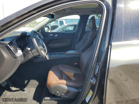 2018 Volvo XC60 Momentum with VIN YV4A22RKXJ1025138, listed as a Copart auction lot 50767365 with 70,961 mi miles and Salvage Title. Bid and sale history available at carsss.com. Image 7.