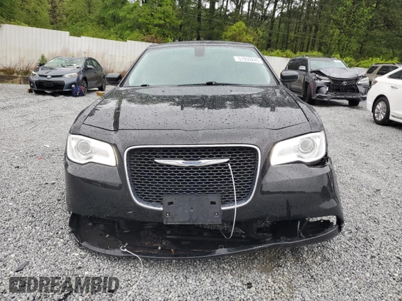 2016 Chrysler 300 Anniversary Edition with VIN 2C3CCAAG8GH248416, listed as a Copart auction lot 51939245 with 47,426 mi miles and Salvage Title. Bid and sale history available at DreamBid. Image 5.