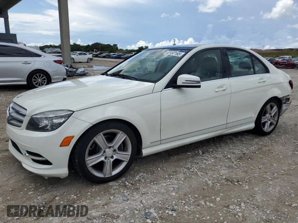 2011 Mercedes-Benz C 300 Sport z VIN WDDGF5EB8BA522981, wystawiony jako Copart lot #62497165 z przebiegiem 108 446 mil mil oraz Szkoda całkowita • Salvage title. Historia ofert i sprzedaży dostępna na DreamBid. Obrazek 1.