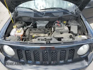 2014 Jeep Patriot Latitude z VIN 1C4NJPFA8ED679463, wystawiony jako Copart lot #57115775 z przebiegiem 183 218 mil mil oraz Szkoda całkowita • Salvage title. Historia ofert i sprzedaży dostępna na DreamBid. Obrazek 12.