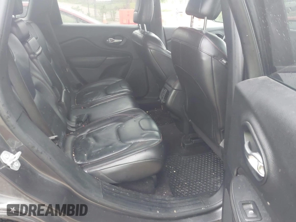 2016 Jeep Cherokee Trailhawk z VIN 1C4PJMBS7GW372623, wystawiony jako IAAI lot #42336107 z przebiegiem 231 887 mil mil oraz . Historia ofert i sprzedaży dostępna na DreamBid. Obrazek 8.