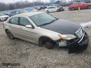 2013 Chrysler 200 Touring with VIN 1C3CCBBG7DN659264, listed as a Copart auction lot 43743335 with 214,866 mi miles and Salvage Title. Bid and sale history available at carsss.com. Image 4.