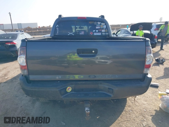2013 Toyota Tacoma with VIN 3TMMU4FN6DM053207, listed as a IAAI auction lot 41527261 with 205,464 mi miles. Bid and sale history available at carsss.com. Image 16.