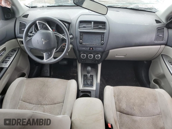 2018 Mitsubishi Outlander ES z VIN JA4AR3AU1JZ019712, wystawiony jako Copart lot #54940985 z przebiegiem 77 778 mil mil oraz Szkoda całkowita • Salvage title. Historia ofert i sprzedaży dostępna na DreamBid. Obrazek 8.