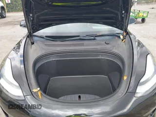 2018 Tesla Model 3 Long Range Battery z VIN 5YJ3E1EA2JF156808, wystawiony jako IAAI lot #42160829 z przebiegiem 106 258 mil mil oraz . Historia ofert i sprzedaży dostępna na DreamBid. Obrazek 10.