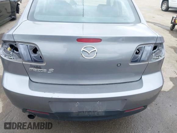 2006 Mazda 3 i with VIN JM1BK12F261420775, listed as a IAAI auction lot 42031576 with 145,530 mi miles. Bid and sale history available at carsss.com. Image 13.