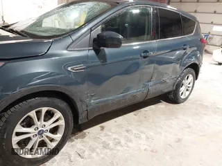 2019 Ford Escape SE z VIN 1FMCU9GDXKUA54699, wystawiony jako IAAI lot #41667188 z przebiegiem 127 376 mil mil oraz . Historia ofert i sprzedaży dostępna na DreamBid. Obrazek 17.