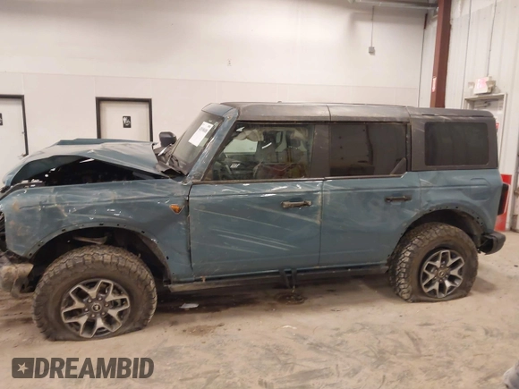 2022 Ford Bronco z VIN 1FMEE5DP8NLB54954, wystawiony jako IAAI lot #42038688 z przebiegiem 45 182 mil mil oraz . Historia ofert i sprzedaży dostępna na DreamBid. Obrazek 14.