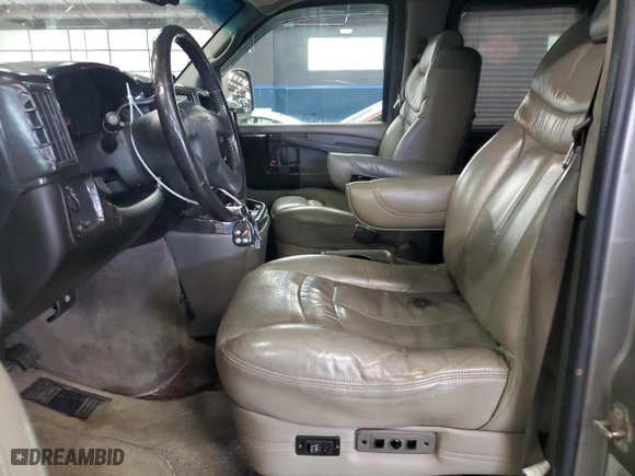 2006 GMC Savana Cargo Van YF7 Upfitter with VIN 1GDFH15T461162417, listed as a Copart auction lot 72986914 with 147,424 mi miles and Clean Title. Bid and sale history available at carsss.com. Image 7.