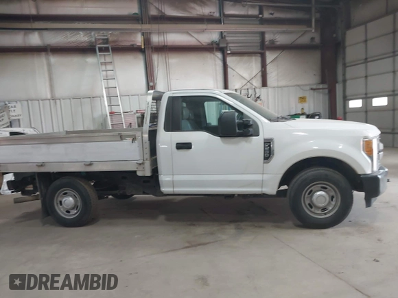 2017 Ford F-250 XL z VIN 1FDBF2A60HEC99876, wystawiony jako IAAI lot #42468271 z przebiegiem 81 478 mil mil oraz . Historia ofert i sprzedaży dostępna na DreamBid. Obrazek 13.