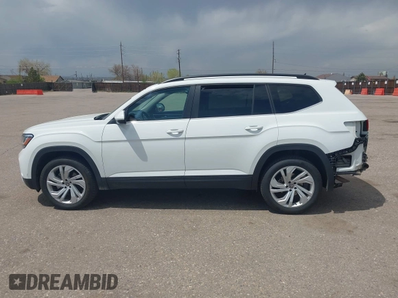 2022 Volkswagen Atlas SE with VIN 1V2WR2CA2NC524674, listed as a IAAI auction lot 42116089 with 55,598 mi miles and . Bid and sale history available at DreamBid. Image 14.