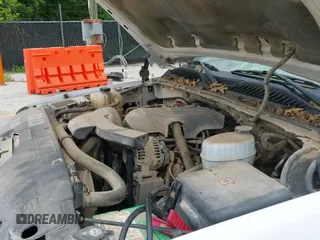 2005 Chevrolet Tahoe Z71 with VIN 1GNEK13Z15R269568, listed as a IAAI auction lot 42492957 with 252,292 mi miles and . Bid and sale history available at DreamBid. Image 12.