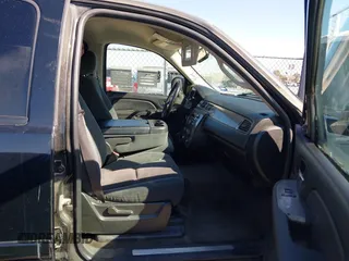 2008 Chevrolet Tahoe LS with VIN 1GNFC13C08J113912, listed as a IAAI auction lot 41743137 with 138,023 mi miles and . Bid and sale history available at DreamBid. Image 5.