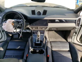 2019 Porsche Cayenne z VIN WP1AA2AY0KDA09843, wystawiony jako Copart lot #72825372 z przebiegiem 32 690 mil mil oraz . Historia ofert i sprzedaży dostępna na DreamBid. Obrazek 8.