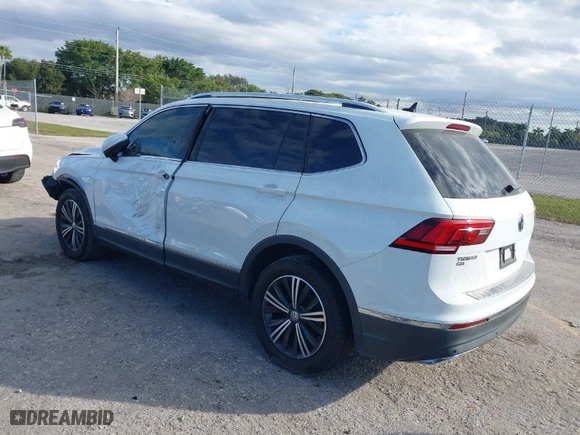 2019 Volkswagen Tiguan SE with VIN 3VV3B7AX9KM067418, listed as a IAAI auction lot 41434045 with 96,968 mi miles. Bid and sale history available at carsss.com. Image 3.