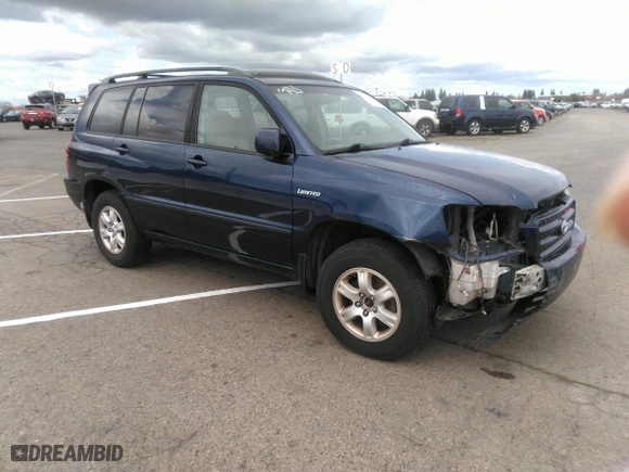 2002 Toyota Highlander with VIN JTEGF21A820061482, listed as a IAAI auction lot 41450883 with 175,821 mi miles. Bid and sale history available at carsss.com. Image 1.