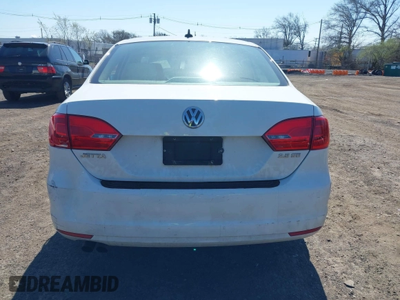 2013 Volkswagen Jetta Sedan SE with VIN 3VWDP7AJ6DM200247, listed as a IAAI auction lot 41989516 with 205,482 mi miles. Bid and sale history available at carsss.com. Image 16.