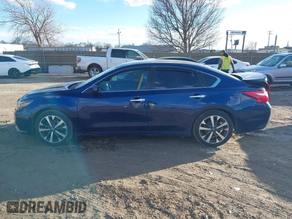 2017 Nissan Altima S z VIN 1N4AL3AP2HN311779, wystawiony jako IAAI lot #41705941 z przebiegiem 46 649 mil mil oraz . Historia ofert i sprzedaży dostępna na DreamBid. Obrazek 14.