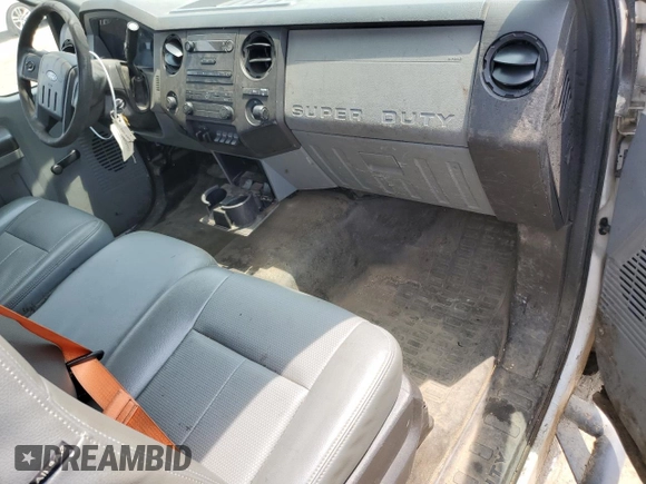 2015 Ford F-250 XLT z VIN 1FTBF2B6XFEA89933, wystawiony jako Copart lot #60073375 z przebiegiem 12 960 mil mil oraz Czysty tytuł • Clean title. Historia ofert i sprzedaży dostępna na DreamBid. Obrazek 8.