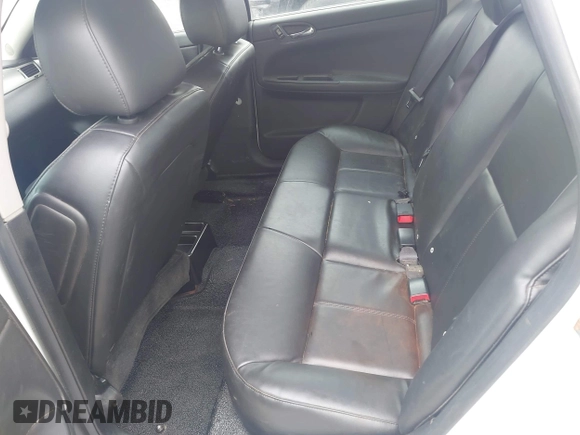 2014 Chevrolet Impala Police Police z VIN 2G1WD5E37E1129114, wystawiony jako IAAI lot #42275018 z przebiegiem 109 297 mil mil oraz . Historia ofert i sprzedaży dostępna na DreamBid. Obrazek 8.