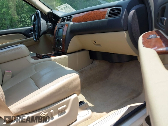 2008 Chevrolet Tahoe LTZ с VIN 1GNFC13J38R248270, выставлен на аукционе IAAI как лот 42403526 с пробегом 216 031 миль миль и . История ставок и продаж доступна на DreamBid. Изображение 5.