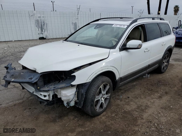 2013 Volvo XC70 T6 with VIN YV4902BZ7D1158573, listed as a Copart auction lot 43279975 with NaN miles and Salvage Title. Bid and sale history available at carsss.com. Image 1.