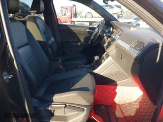2021 Volkswagen Tiguan SE with VIN 3VV2B7AX1MM111328, listed as a IAAI auction lot 41457622 with 30,236 mi miles. Bid and sale history available at carsss.com. Image 5.