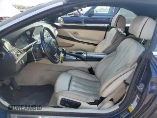 2012 BMW 6 Series 650i z VIN WBALZ3C57CDL71551, wystawiony jako Copart lot #54622705 z przebiegiem Nie podano mil oraz Szkody całkowita. Historia ofert i sprzedaży dostępna na DreamBid. Obrazek 7.