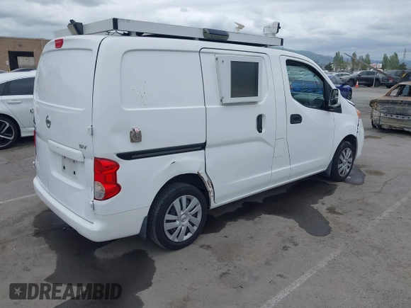 2015 Nissan NV200 SV with VIN 3N6CM0KN8FK691089, listed as a IAAI auction lot 42112026 with 95,972 mi miles. Bid and sale history available at carsss.com. Image 4.